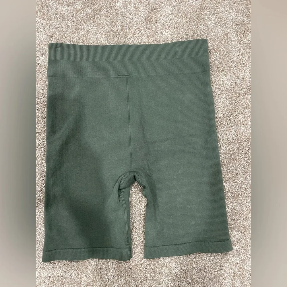 Fabletics Olive High Waisted Shorts Size M